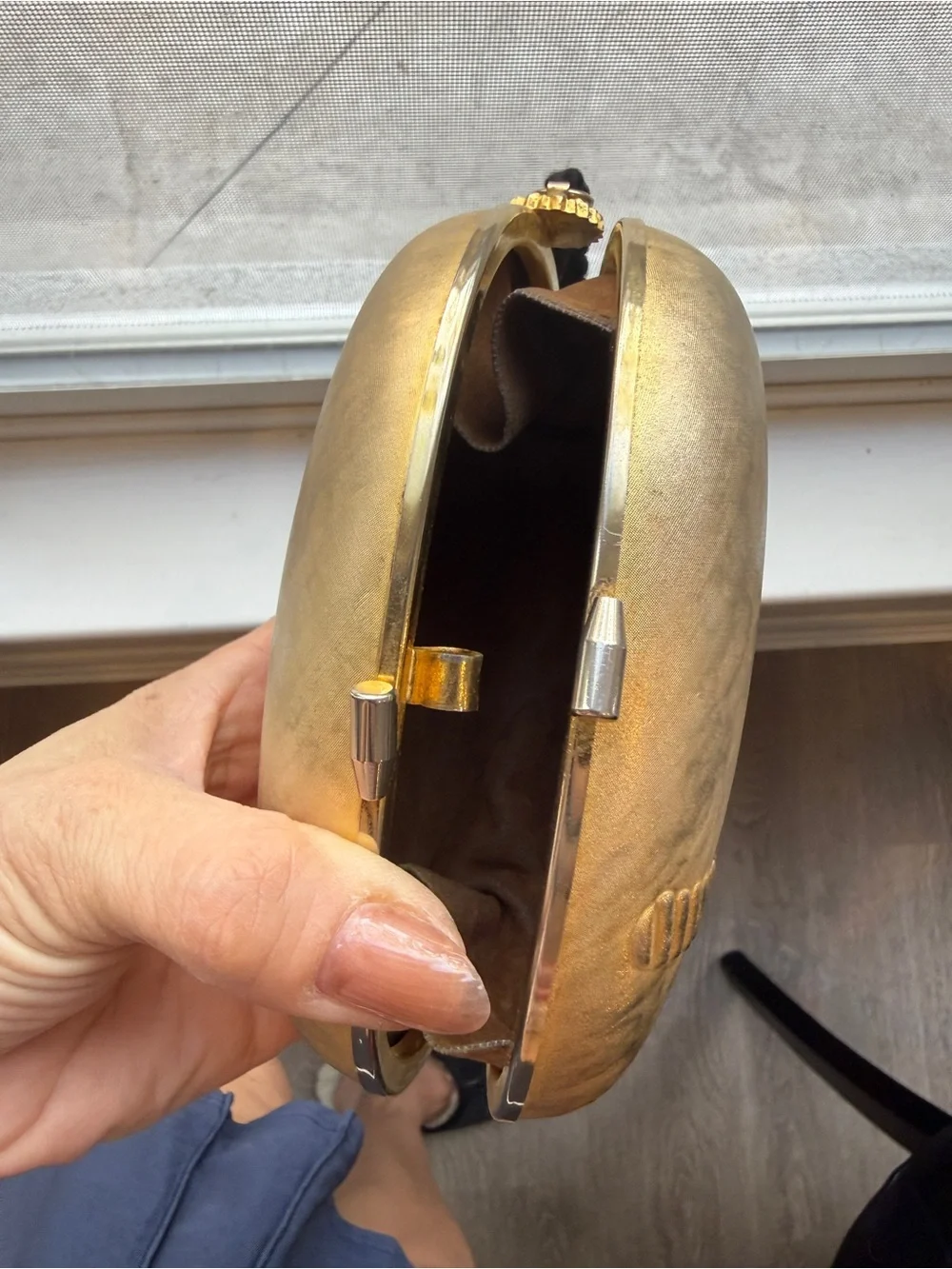 Vintage Gold Embossed Oval Clutch - Elegant Women's Evening Bag